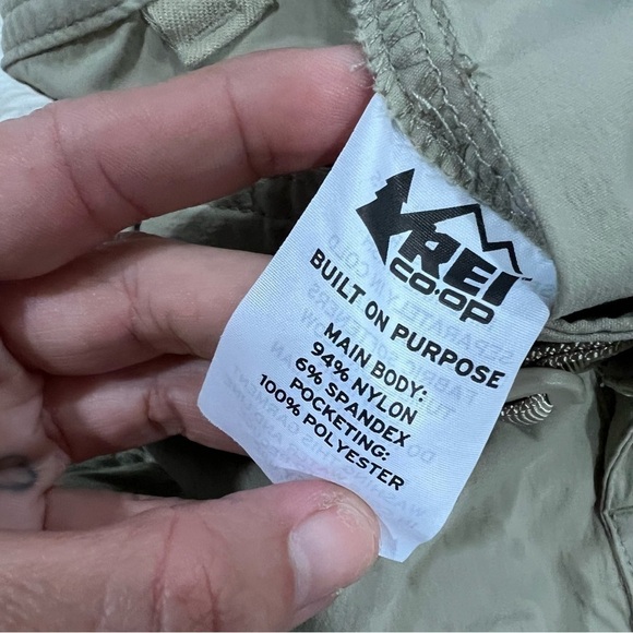 REI Relaxed Fit Khaki 8.5 Inch Hiking Cargo Outdoor Walking Shorts  - Size 6 - Picture 7 of 12